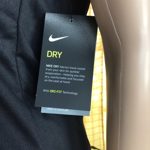 🌺WOMENS DRI-FIT FABRICS SPORTS TOP BY NIKE🌺 - Picture 7 of 7